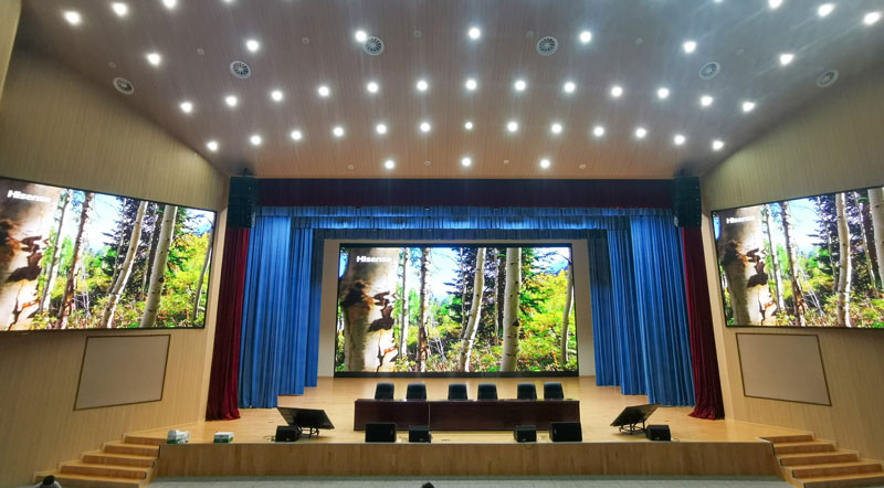 成都鷹皇科技承建成都市第二十中學(xué)多功能廳舞臺(tái)燈光、音響、LED顯示屏及會(huì)議系統(tǒng)工程