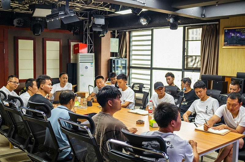 鷹皇科技2021年中租賃部門(mén)會(huì)議