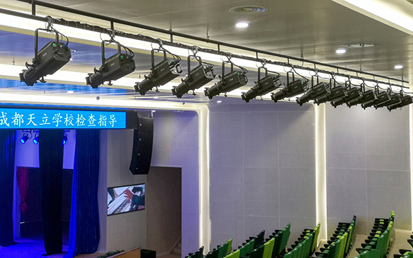 成都鷹皇為成都市龍泉驛區(qū)天立小學(xué)校劇場(chǎng)音響、燈光、舞臺(tái)機(jī)械項(xiàng)目